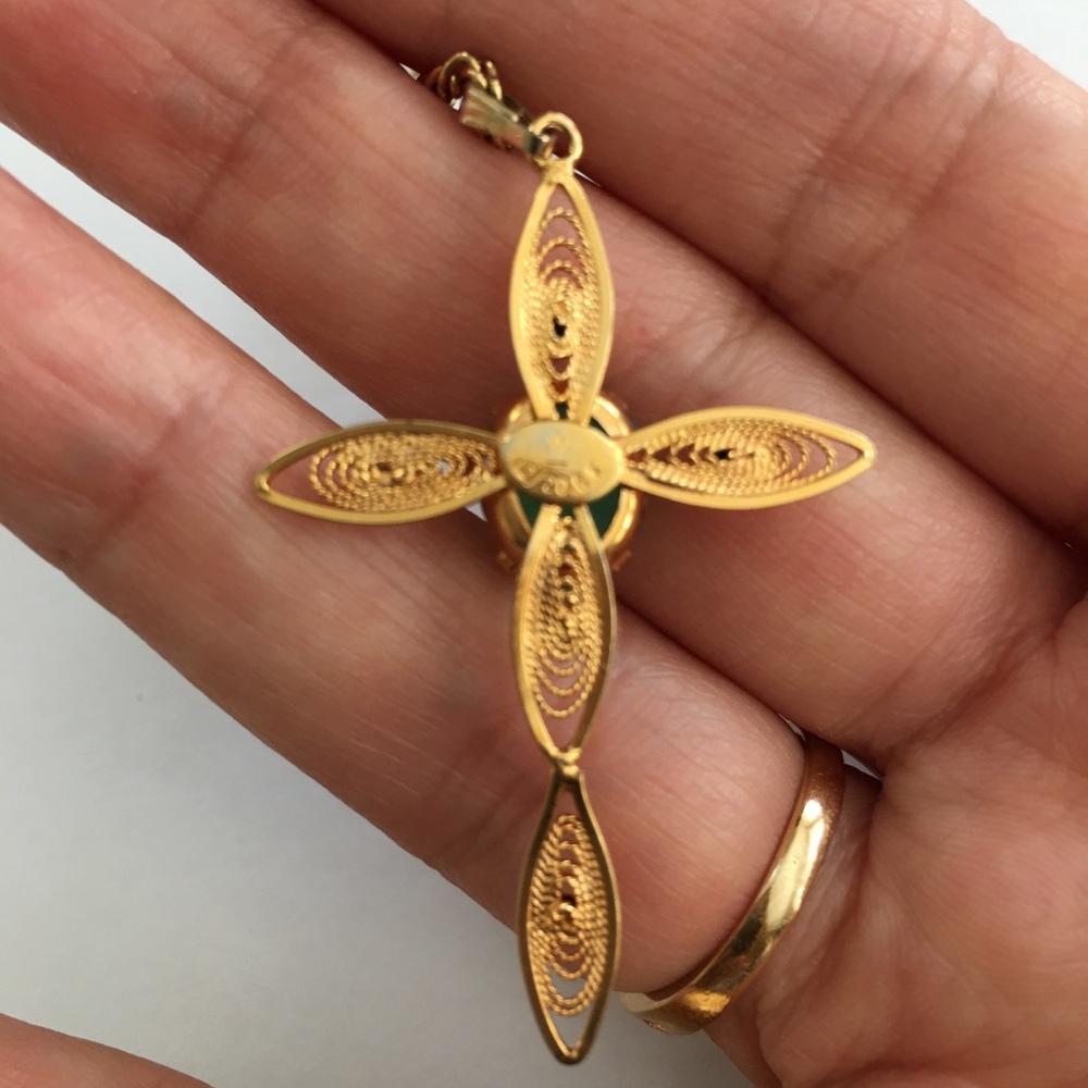 Natural chrysoprase 12K gold filled filigree cross pendant - Picture 4 of 12